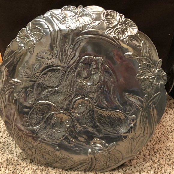 ARTHUR COURT Bunny/Orchid Plate New in Box - Picture 2 of 9